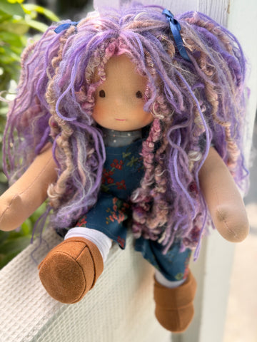 Sitting Friend Wisteria (sunkissed)