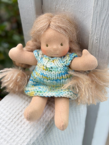 Mini Dolls  and Carrier - 4 Maple