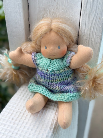 Mini Dolls and Carrier - 8 Clover