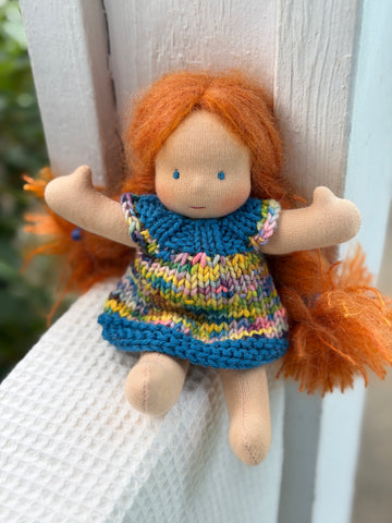 Mini Dolls and Carrier - 10 Nutmeg