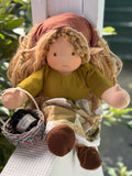 Sitting Friend Elf - Siofra