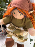 Sitting Friend Elf - Liriel