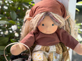 Sitting Friend Elf - Galadriel
