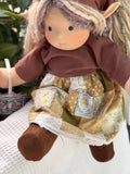 Sitting Friend Elf - Galadriel
