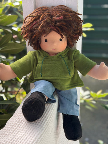 Sitting Friend - Dax