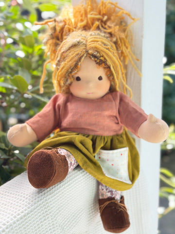 Sitting Friend - Loretta