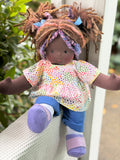 Sitting Friend Amalia (dark brown)